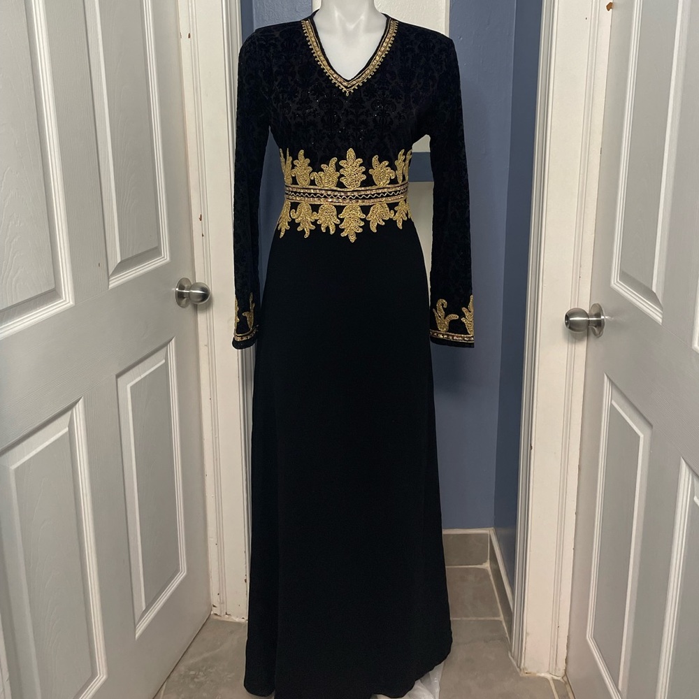 Traditional dress size 1